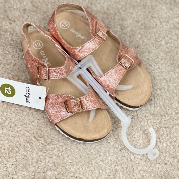 CAT & JACK tisha footbed sandals - Picture 4 of 4